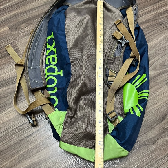 Cotopaxi Lime Green and Navy Backpack - Picture 8 of 12